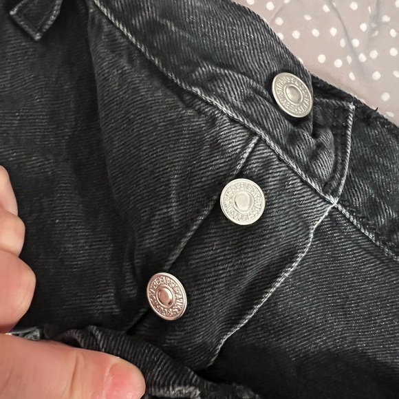 LEVIS 501 High Waist Distressed Mini Black Jean Shorts Sz 33 - Picture 5 of 6